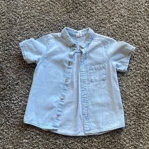 Denim, H&M, toddler boy, short sleeve button up shirt. Size 3T